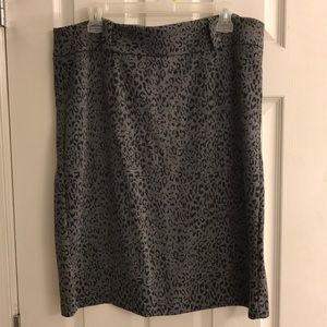 Gray leopard print pencil skirt